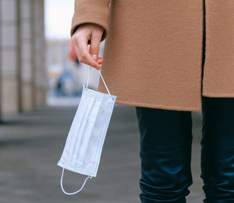 pexels-anna-shvets-3902883